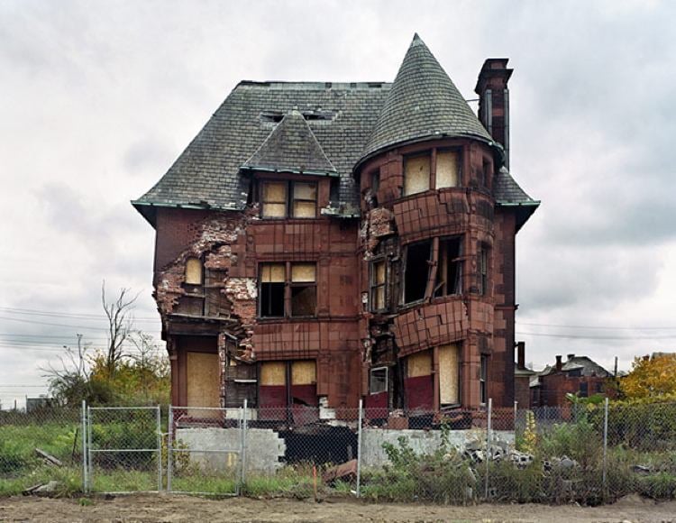 Haunting Photos Ruins Detroit House