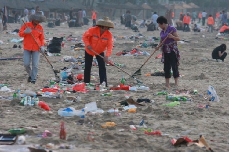Littering In China Beach