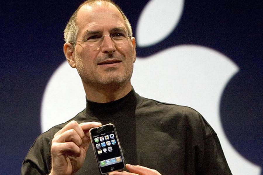 Steve Jobs First Iphone