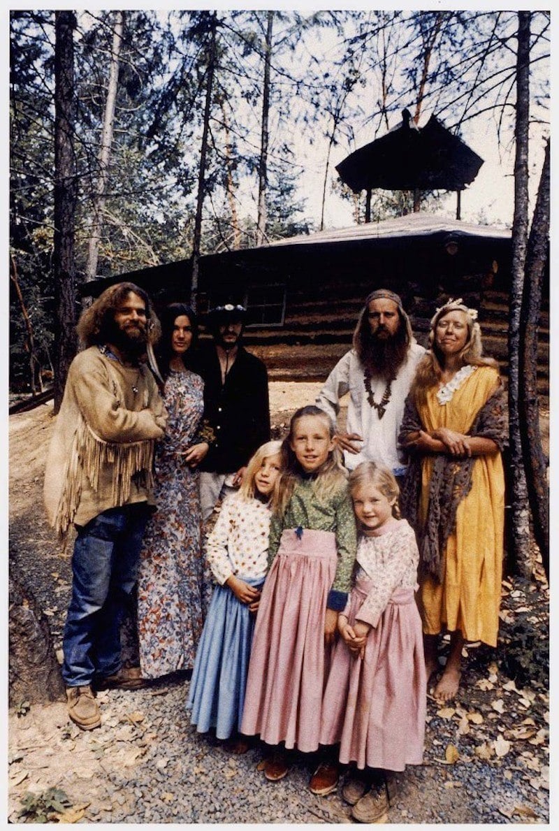 http://all-that-is-interesting.com/wordpress/wp-content/uploads/2014/11/hippie-commune-family-portrait.jpg